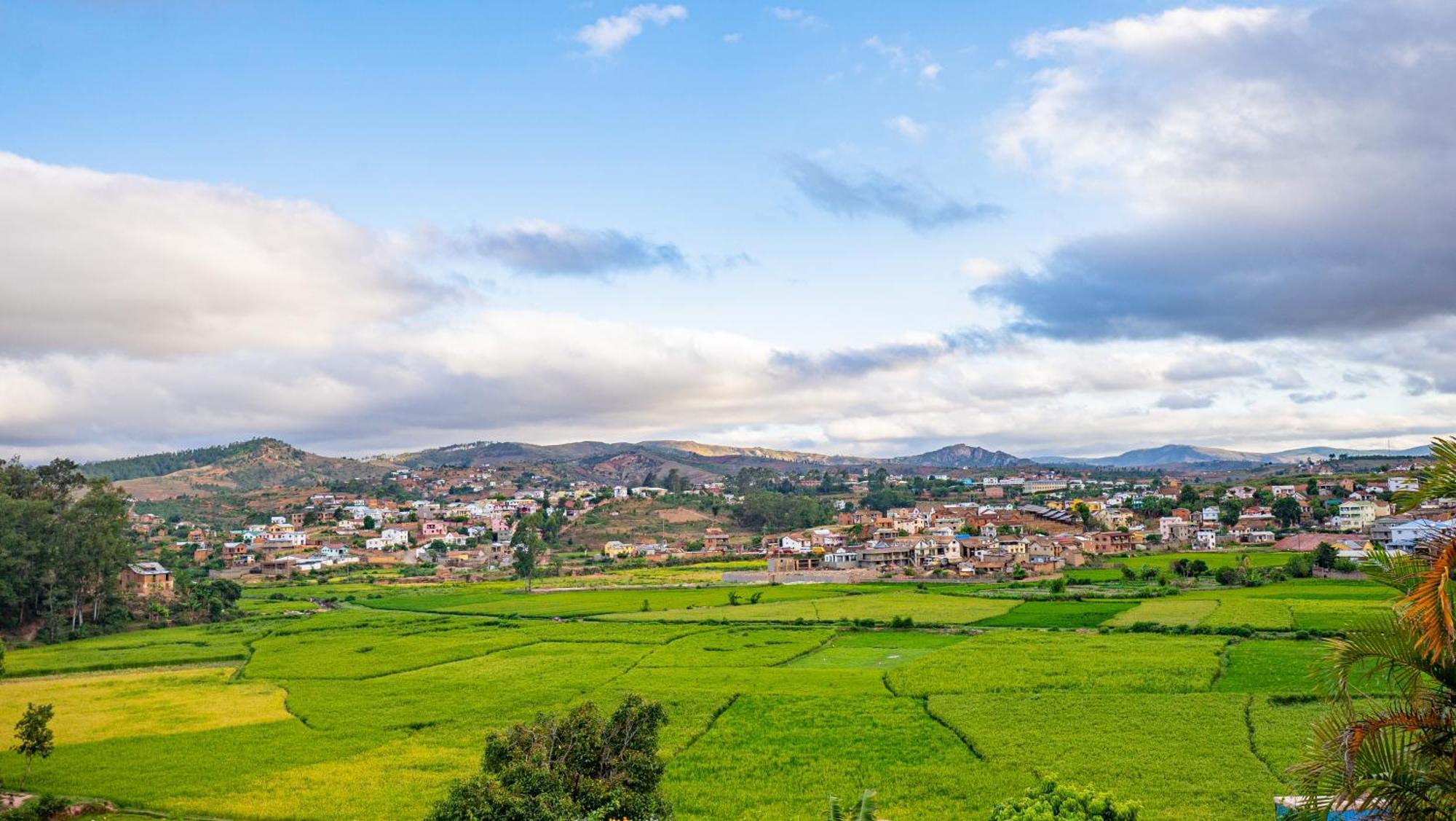 Manga Blue'S Guest House Fianarantsoa Buitenkant foto