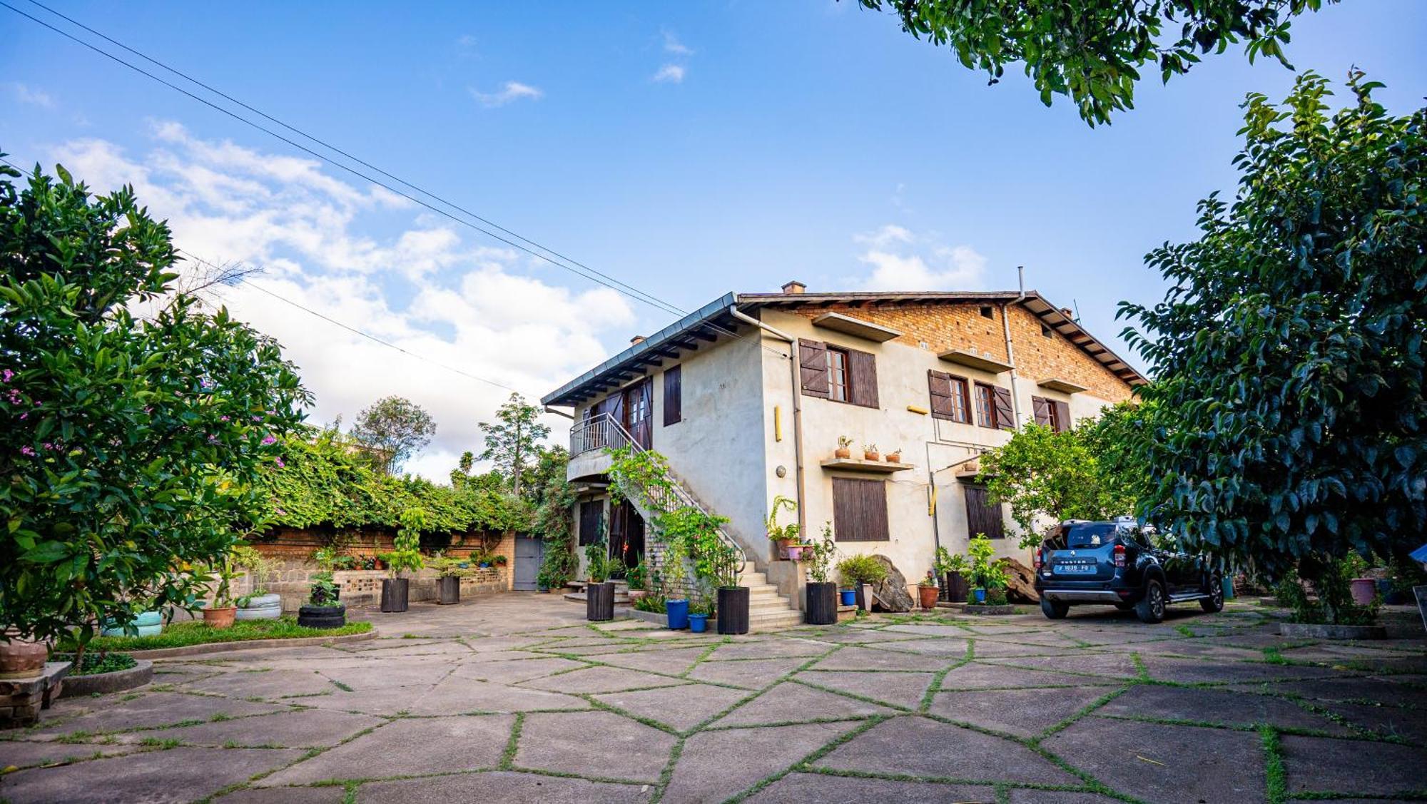 Manga Blue'S Guest House Fianarantsoa Buitenkant foto